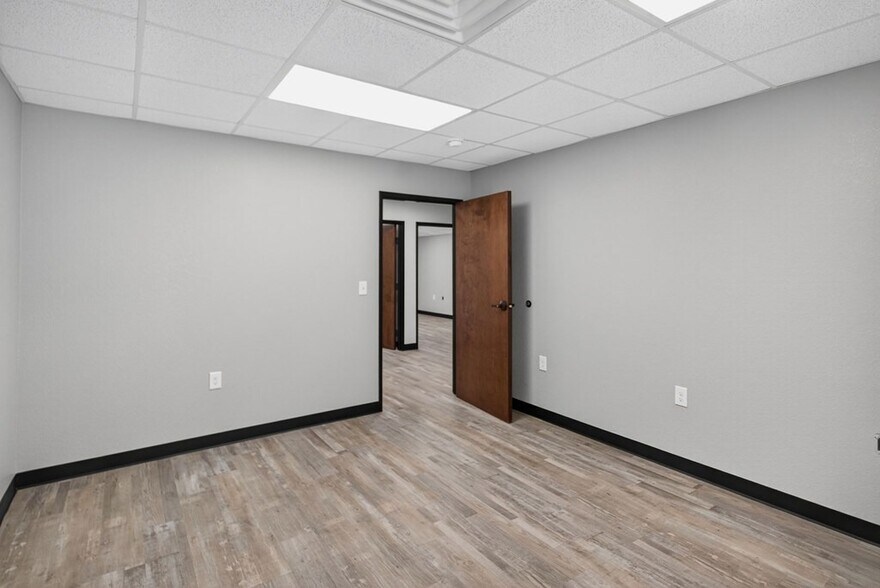More Photos Of 16751 W Basin St, Odessa Warehouse For Lease