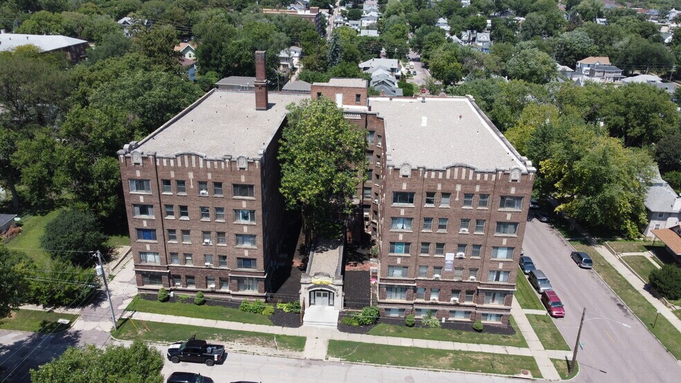 Primary Photo Of 217 19th St, Sioux City Apartments For Sale