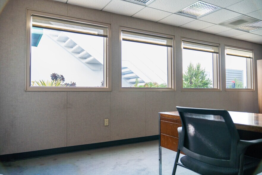 More Photos Of 7800 Beverly Blvd, Los Angeles Movie Radio TVStudio For Lease