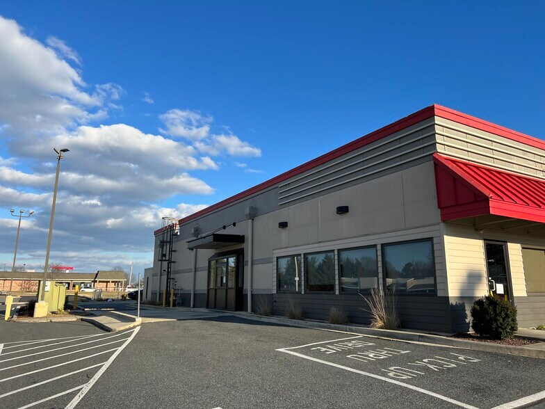 More Photos Of 881 E Pulaski Hwy, Elkton Restaurant For Lease