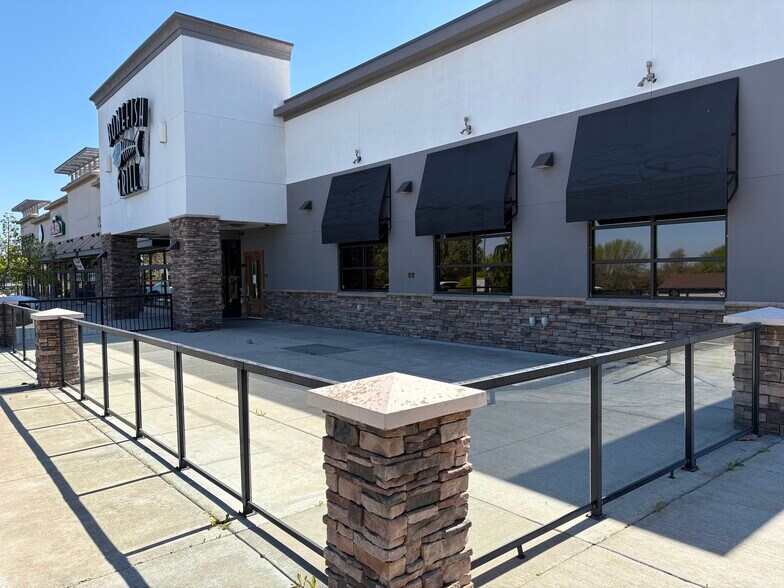 More Photos Of 121-133 Gage Blvd, Richland Freestanding For Lease