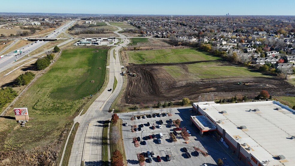 More Photos Of Plum Dr @ 100th St, Urbandale Land For Sale