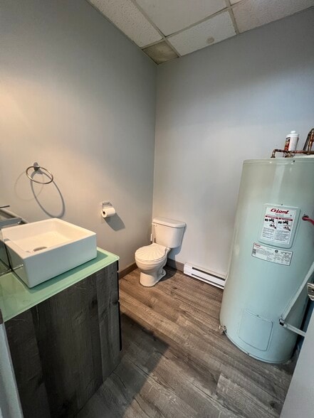 More Photos Of 6160 Rue Rodrigue, Terrebonne General Retail For Lease
