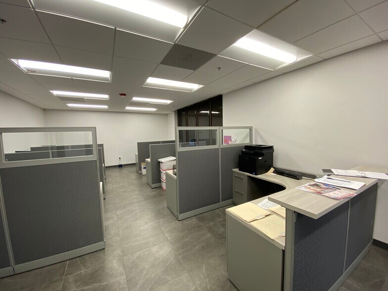 More Photos Of 5295 NW 163rd St, Miami Lakes Warehouse For Lease