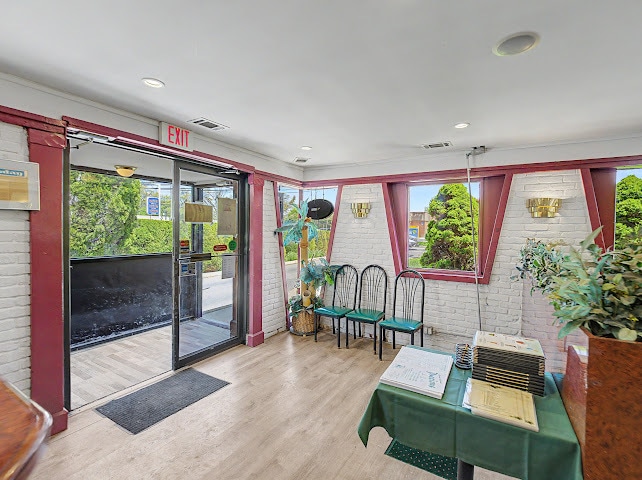More Photos Of 504 Larkfield Rd, East Northport Restaurant For Lease