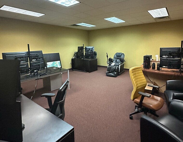 More Photos Of 7600 147th St W, Apple Valley Freestanding For Sale