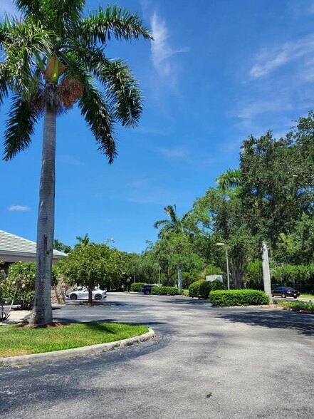 More Photos Of 5601 21st Ave W, Bradenton Office For Lease