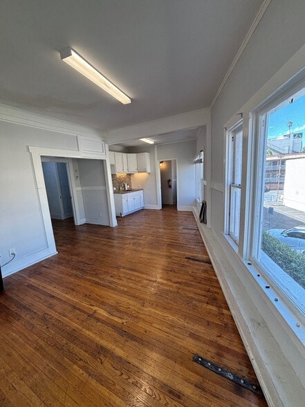 More Photos Of 1645 N La Brea Ave, Los Angeles Storefront Retail Office For Lease