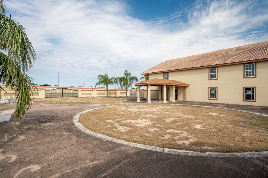 More Photos Of 2301 E Expressway 83, Donna Hotel For Sale