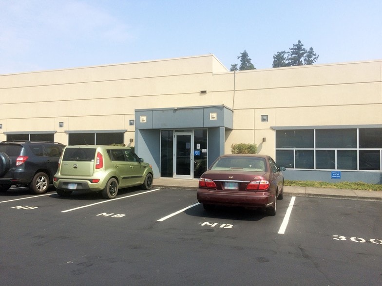 More Photos Of 435-465 Commercial St NE, Salem Office For Sale