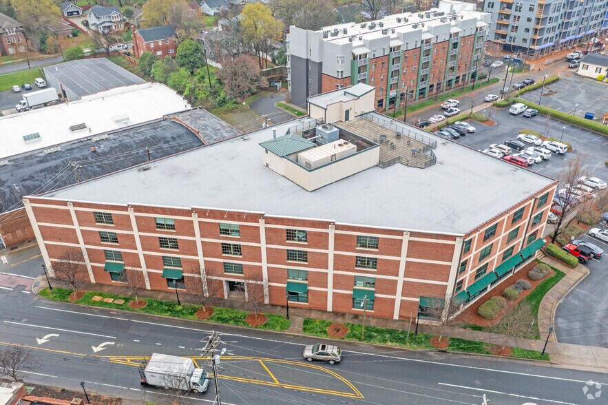 More Photos Of 1230 W Morehead St, Charlotte Loft Creative Space For Lease