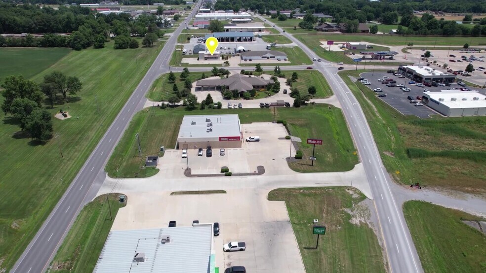 More Photos Of 912 Commerce Dr, Fairfield Freestanding For Lease