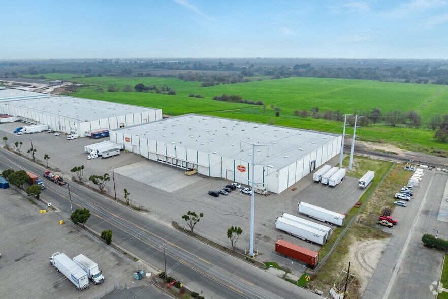 More Photos Of 3924 Finch Rd, Modesto Warehouse For Lease