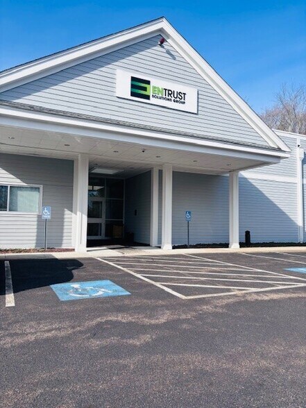 More Photos Of 29 Bartlett St, Marlborough Office For Sale