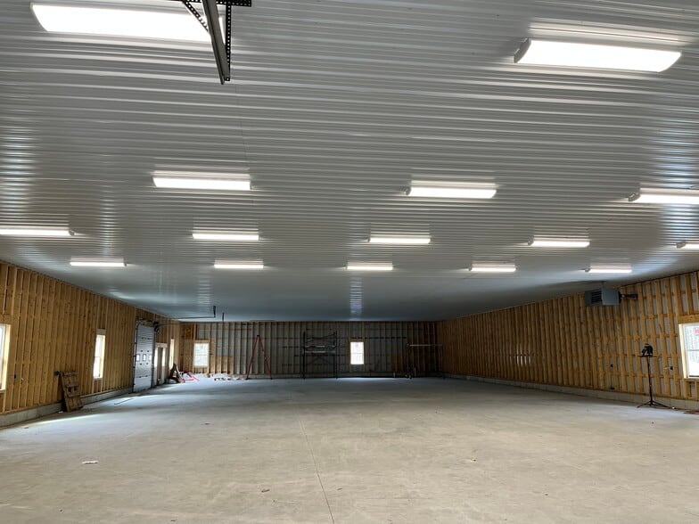 More Photos Of 112 Pond Rd, Bowdoinham Warehouse For Lease