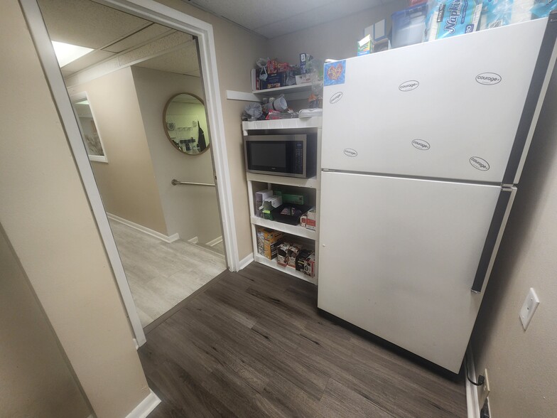 More Photos Of 1322 S 10th St, Milwaukee Freestanding For Sale