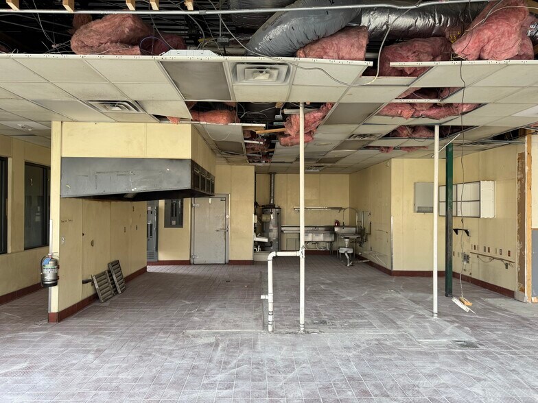 More Photos Of 821-901 Mountain Ave, Berthoud Freestanding For Lease