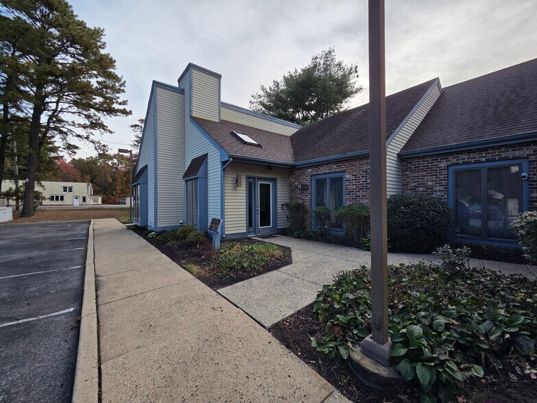 More Photos Of 146 Lakeview Dr S, Gibbsboro Medical For Sale