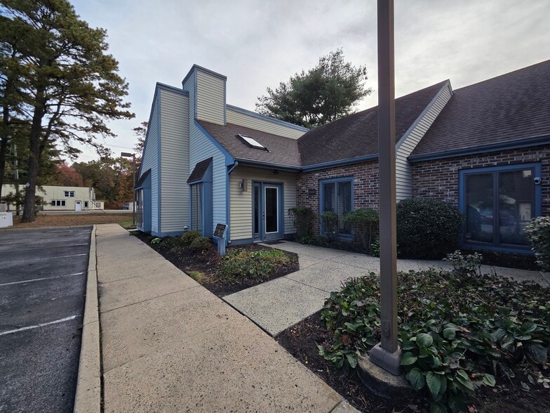 More Photos Of 146 Lakeview Dr S, Gibbsboro Medical For Sale