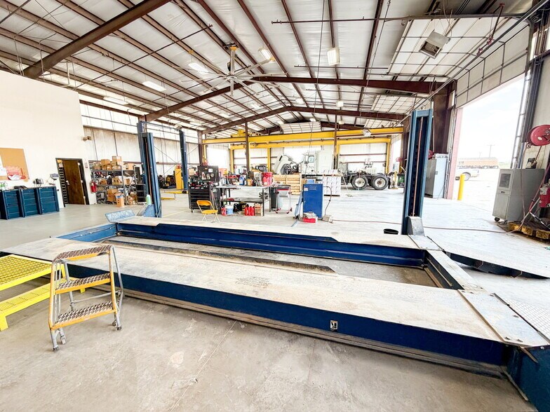 More Photos Of 1010 S FM 1788, Midland Service For Lease
