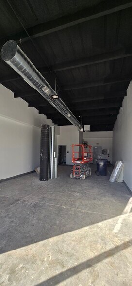 More Photos Of 1341 SW 59th St, Oklahoma City General Retail For Lease