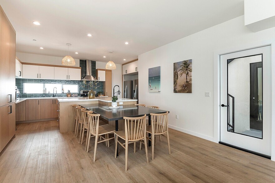 More Photos Of 811 N Harvard Blvd, Los Angeles Multifamily For Sale