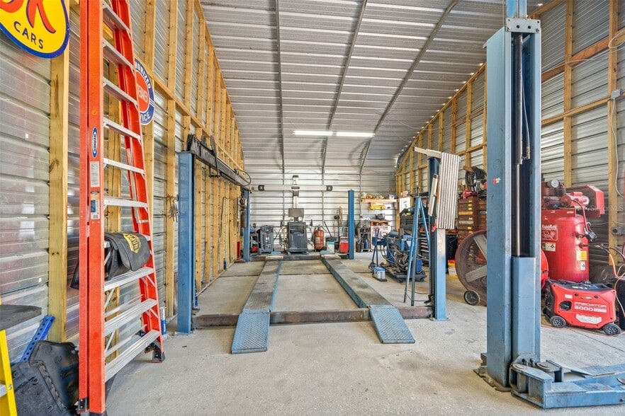 More Photos Of 9539 State Road 52, Hudson Flex For Sale