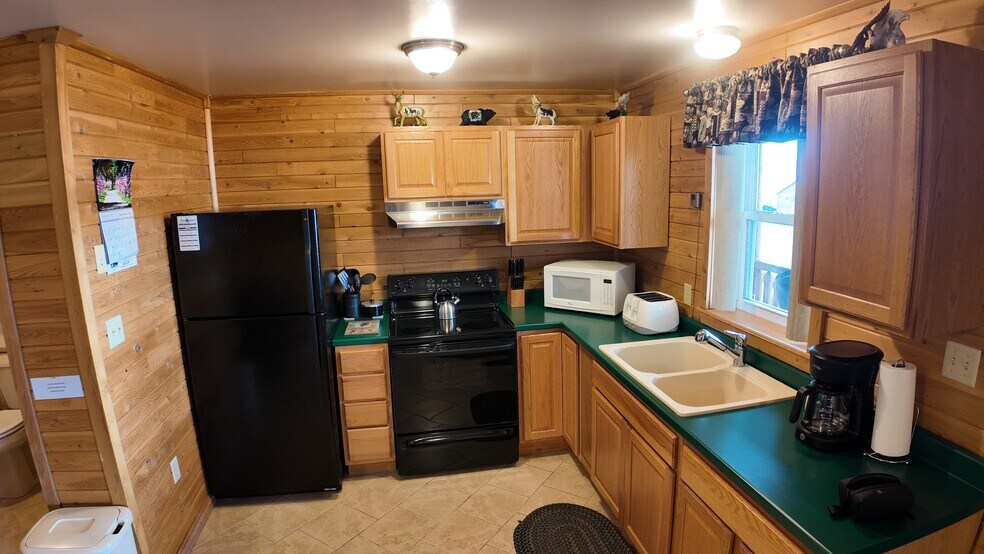 More Photos Of 109 Sinclair Rd, Sinclair Sports And Entertainment For Sale