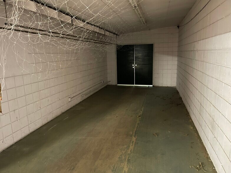 More Photos Of 5309 Rogue River Hwy, Rogue River Warehouse For Sale