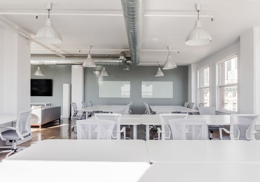 More Photos Of 147 Spadina Ave, Toronto Storefront Retail Office For Lease