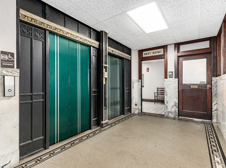 More Photos Of 628-630 Columbus St, Ottawa Loft Creative Space For Sale