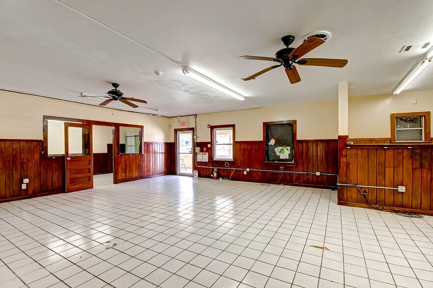 More Photos Of 3019 Dickinson Ave, Dickinson Freestanding For Sale