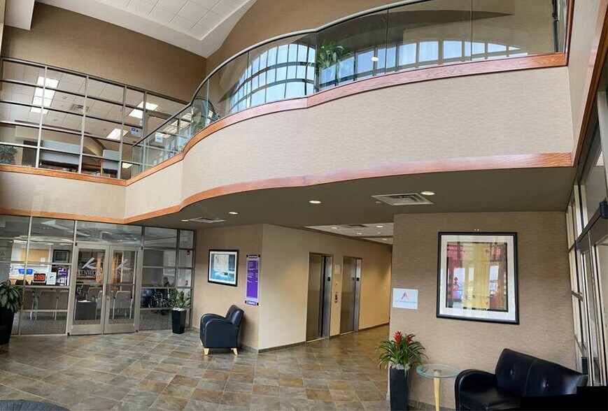 More Photos Of 8250 Kenwood Crossing Way, Cincinnati Medical For Lease