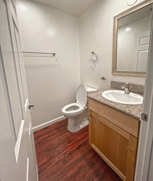 More Photos Of 5330 Satsuma Ave, North Hollywood Apartments For Sale