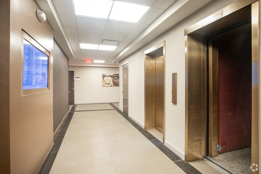 More Photos Of 11 Grace Ave, Great Neck Office For Lease