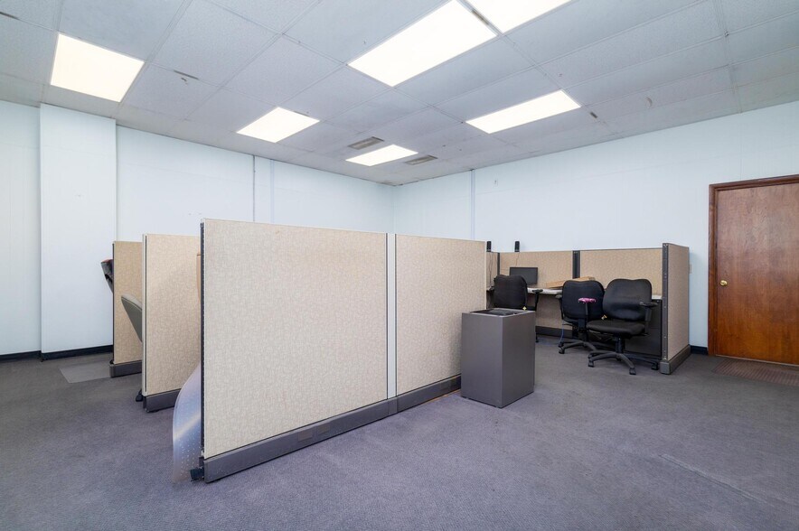 More Photos Of 630 Market St, Steubenville Office For Sale