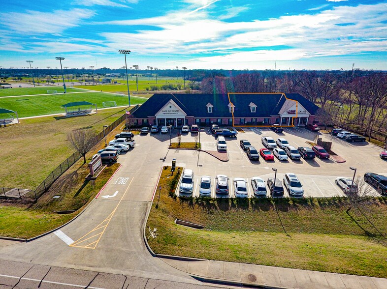 More Photos Of 3030 University Dr E, College Station Medical For Lease