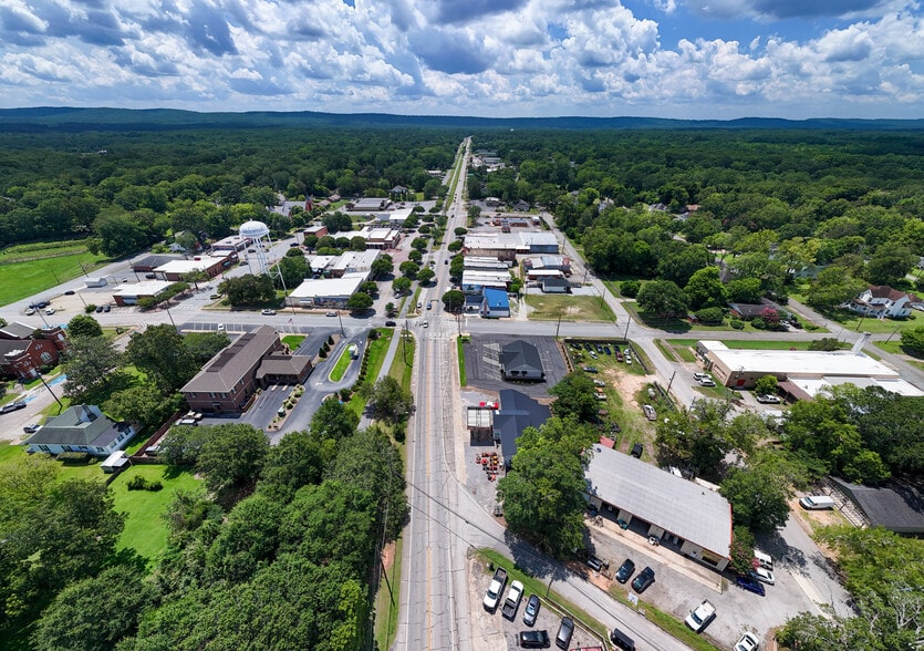 More Photos Of 217 Main St, Pine Mountain General Retail For Sale
