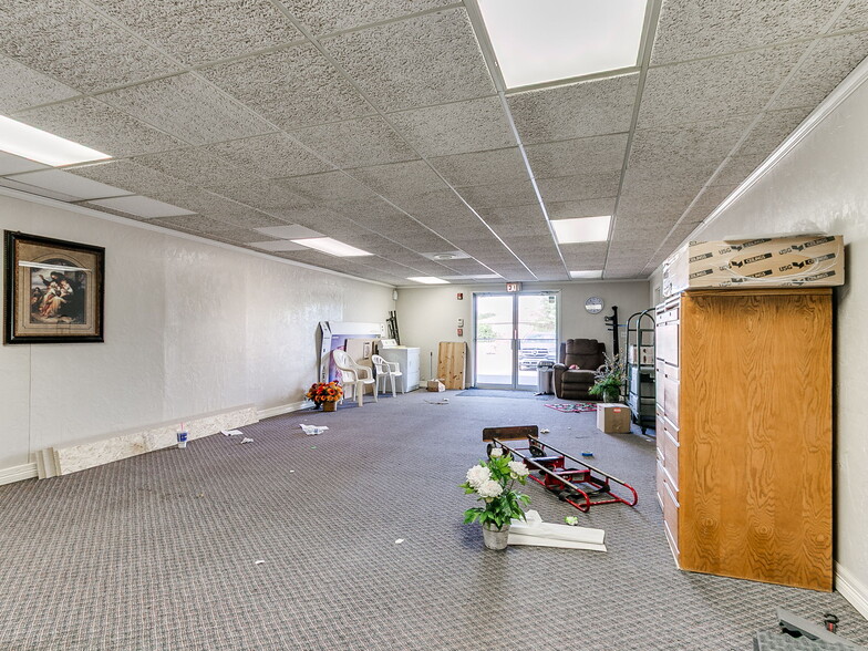 More Photos Of 809 SW 4th St, Moore Religious Facility For Sale