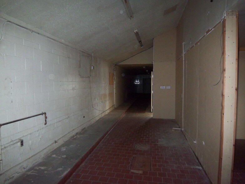 More Photos Of 2120 N 14th St, Ponca City Freestanding For Lease