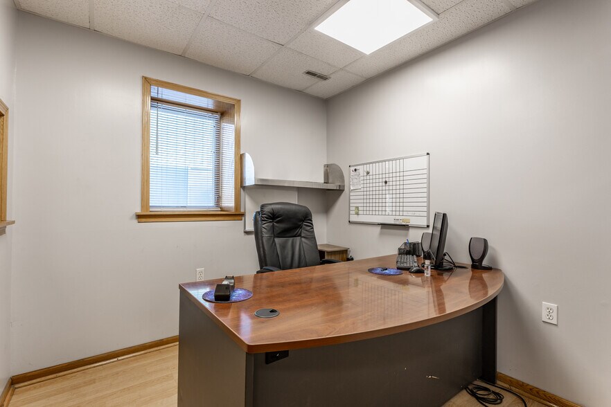 More Photos Of 204 Washington st, Frankton Industrial For Sale