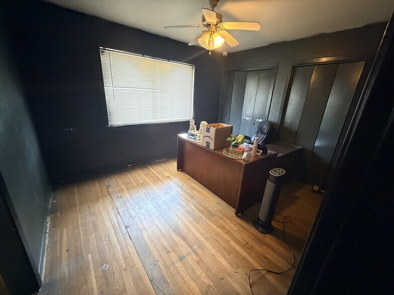More Photos Of 6613 Millport st, Houston Industrial For Lease