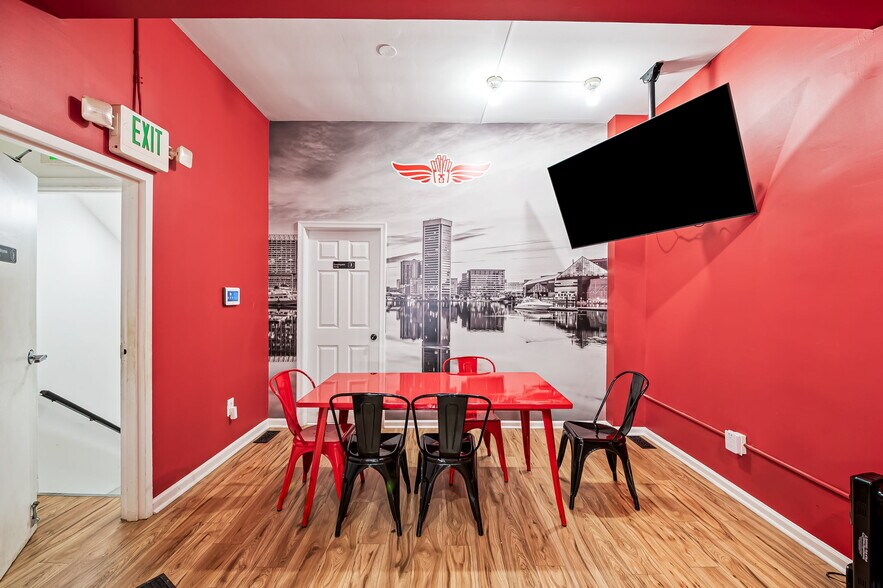 More Photos Of 13 W Allegheny Ave, Towson Storefront For Sale