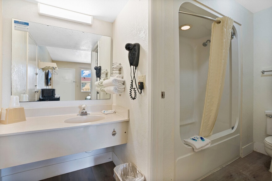 More Photos Of 7455 W Irlo Bronson Memorial Hwy, Kissimmee Hotel For Sale
