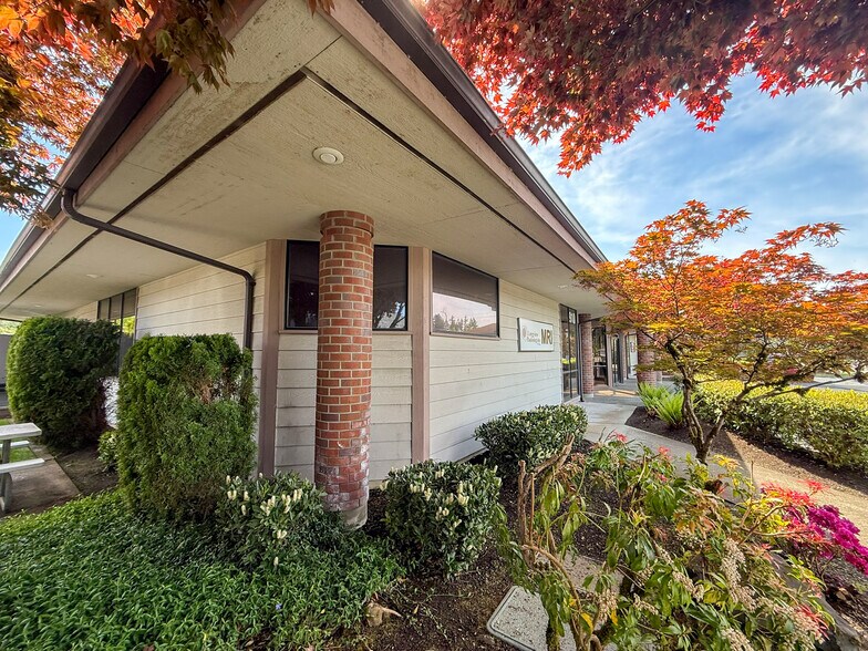 More Photos Of 910 S Scheuber Rd, Centralia Medical For Lease