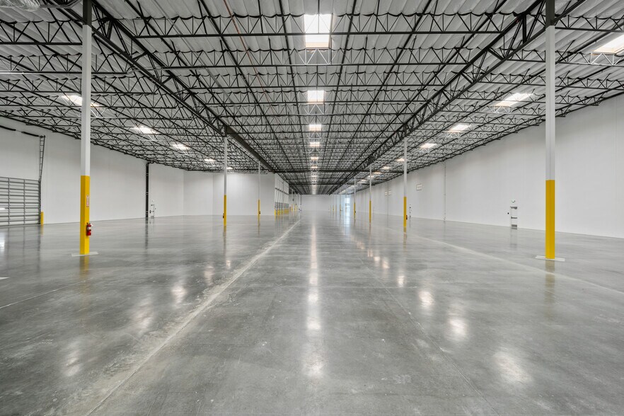 More Photos Of 3130 S Fairview St, Santa Ana Warehouse For Lease