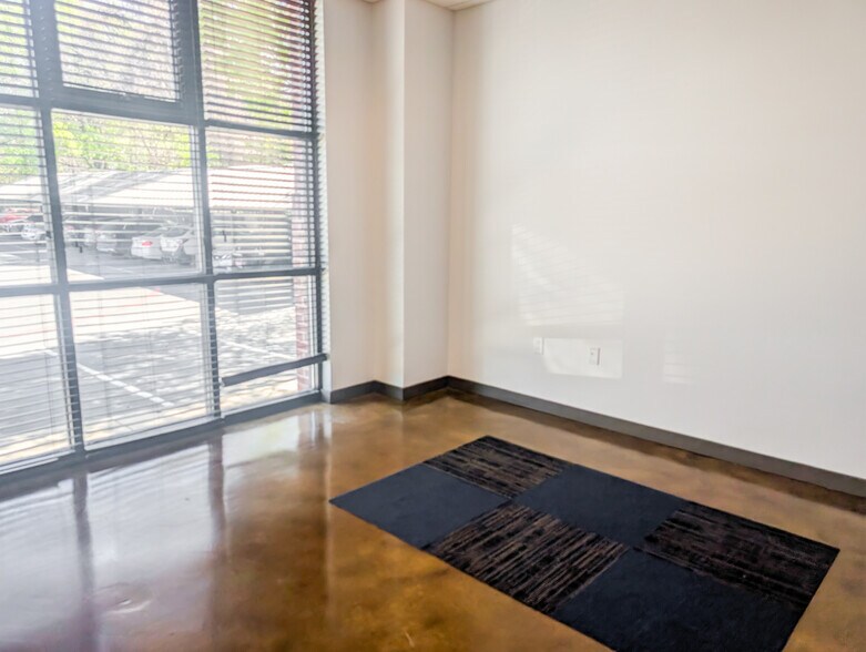 More Photos Of 2632 Broadway St, San Antonio Office Residential For Lease