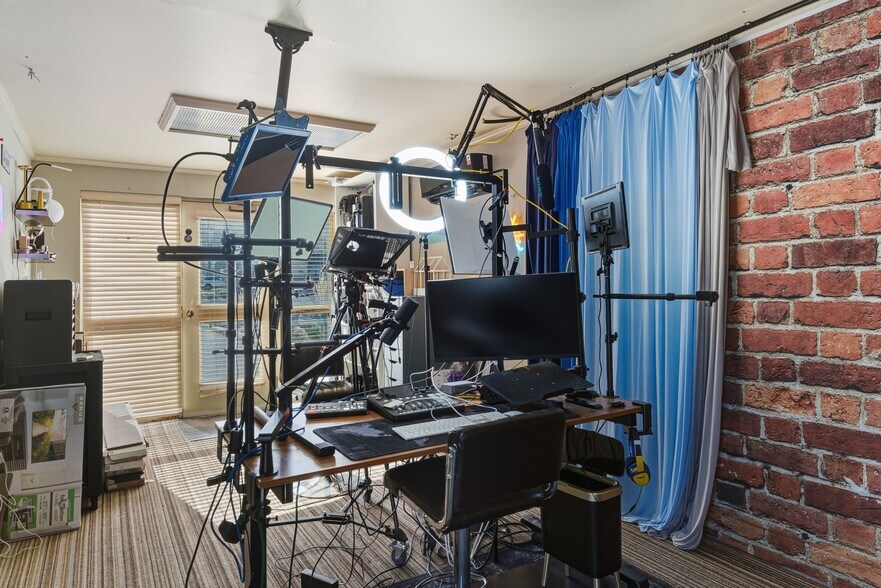 More Photos Of 152 W 500 S, Bountiful Office For Lease