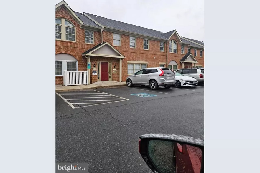 Primary Photo Of 7500-7516 Diplomat Dr, Manassas Office For Lease
