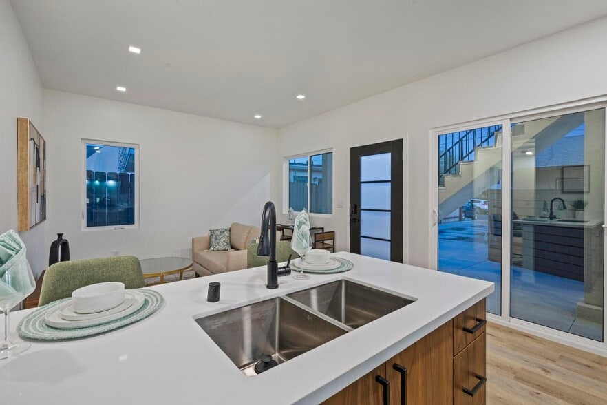 More Photos Of 3582 Hatteras Ave, San Diego Apartments For Sale